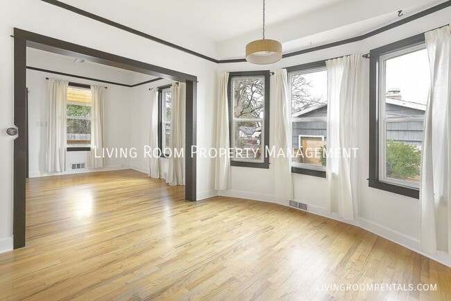 Photo - 8606 N Gloucester Ave House