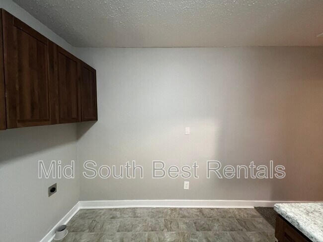 Foto del edificio - 1383 Gold Ave