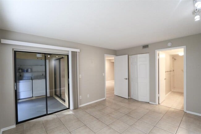 Foto del edificio - 4957 Puritan Cir