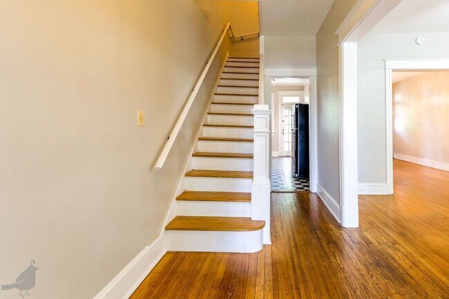Foto del edificio - Charming 4 Bedroom in Columbia Heights! Pa...