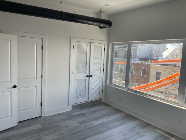 Foto del edificio - 2329 E Thompson St