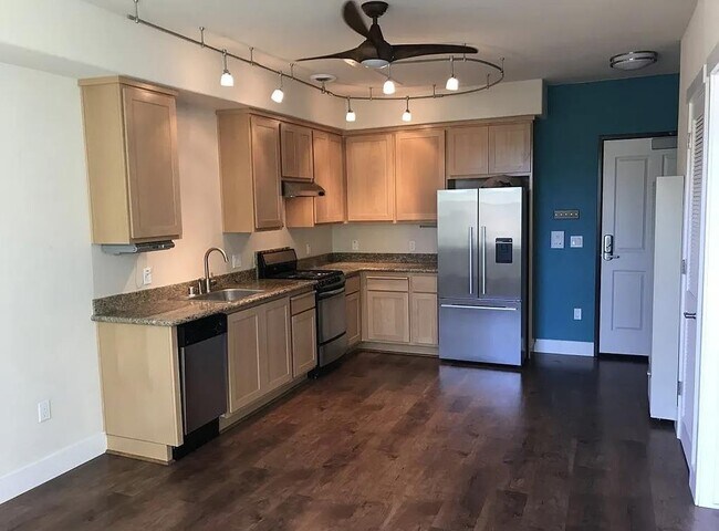 Building Photo - 224 Laurel St