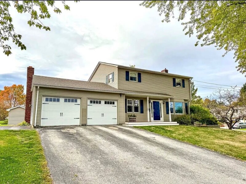 Foto principal - 3 Clover Ln