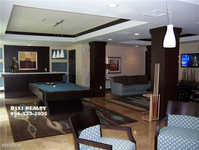 1 br, 1 bath Condo - 2421 NE 65th St xxx photo'