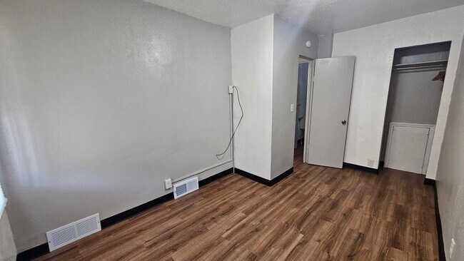 Foto del edificio - Must see unit! Pictures coming soon!