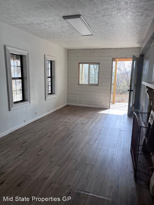 Foto del edificio - 3 br, 1 bath House - 260 Gravel Hill Rd.