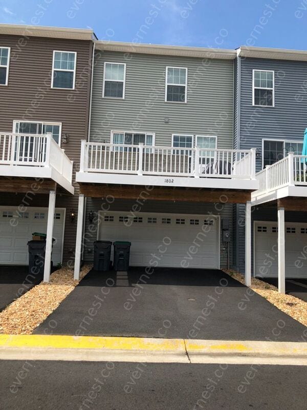 Building Photo - 1802 Sag Harbor Ln