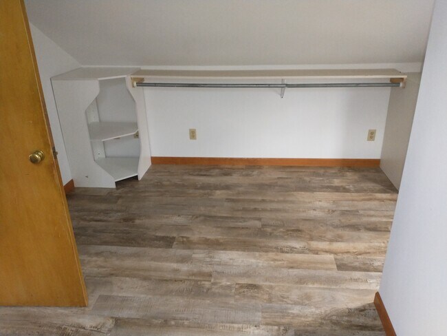 Building Photo - 127 N 4th St