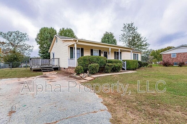 Building Photo - 208 Roscoe Dr