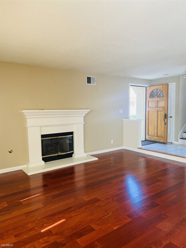 Building Photo - 3 br, 2.5 bath House - 330 Bellflower Drive