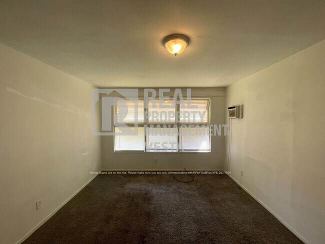 Foto del edificio - 3827 Travis Blvd