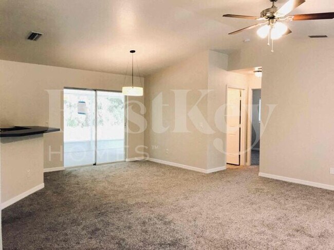 Building Photo - 3240 Alesio Ave
