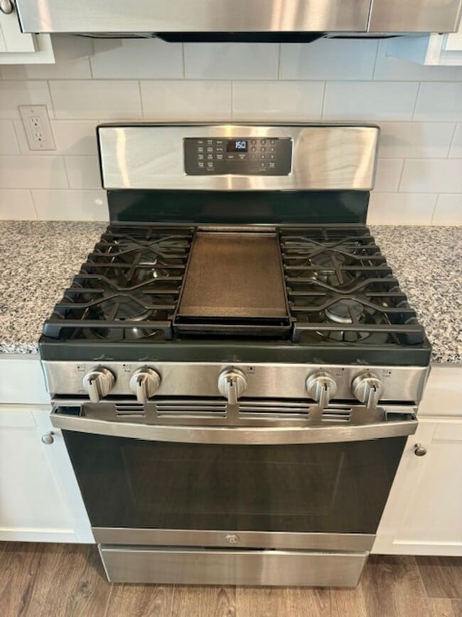 Foto del edificio - 206 Harpers Run Ln