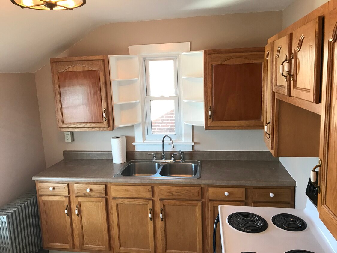 341 Juniper St Unit 2, Quakertown, PA 18951 Apartments in Quakertown