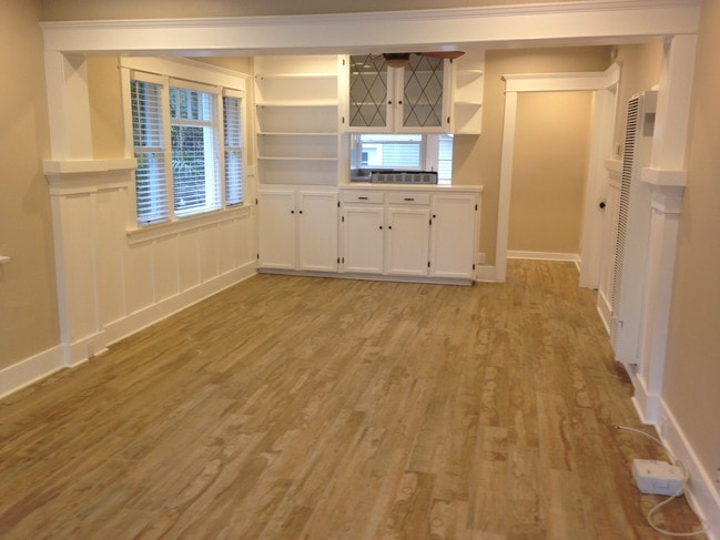 Dinning Room - 4020 Massachusetts E St