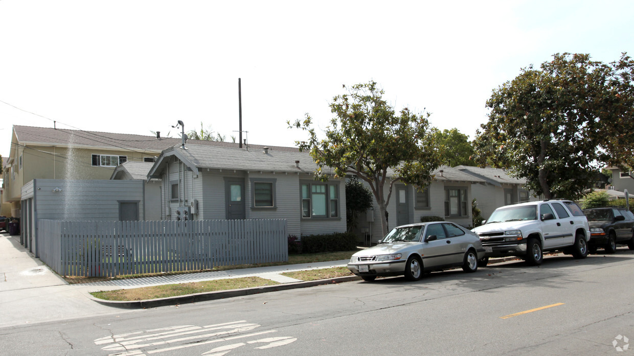 Foto del edificio - 4201 E 5th St