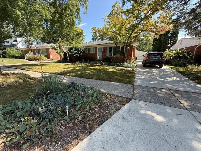 Foto del edificio - 23258 Cora Ave