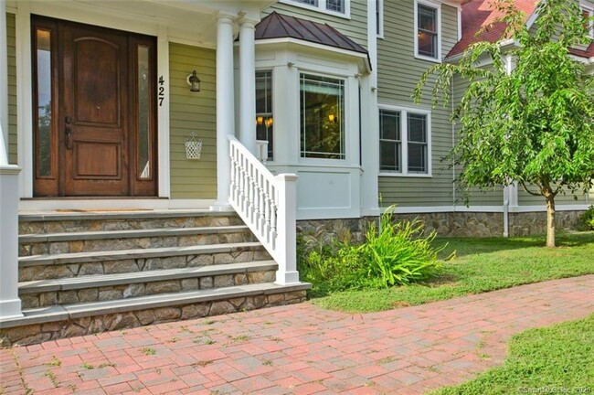 Foto del edificio - 427 Westover Rd