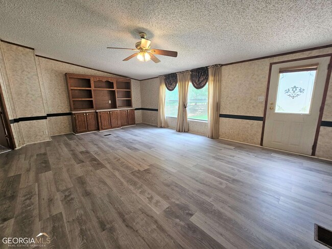Building Photo - 1001 Doster Rd
