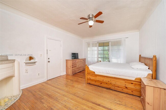 Foto del edificio - 830 Euclid Ave