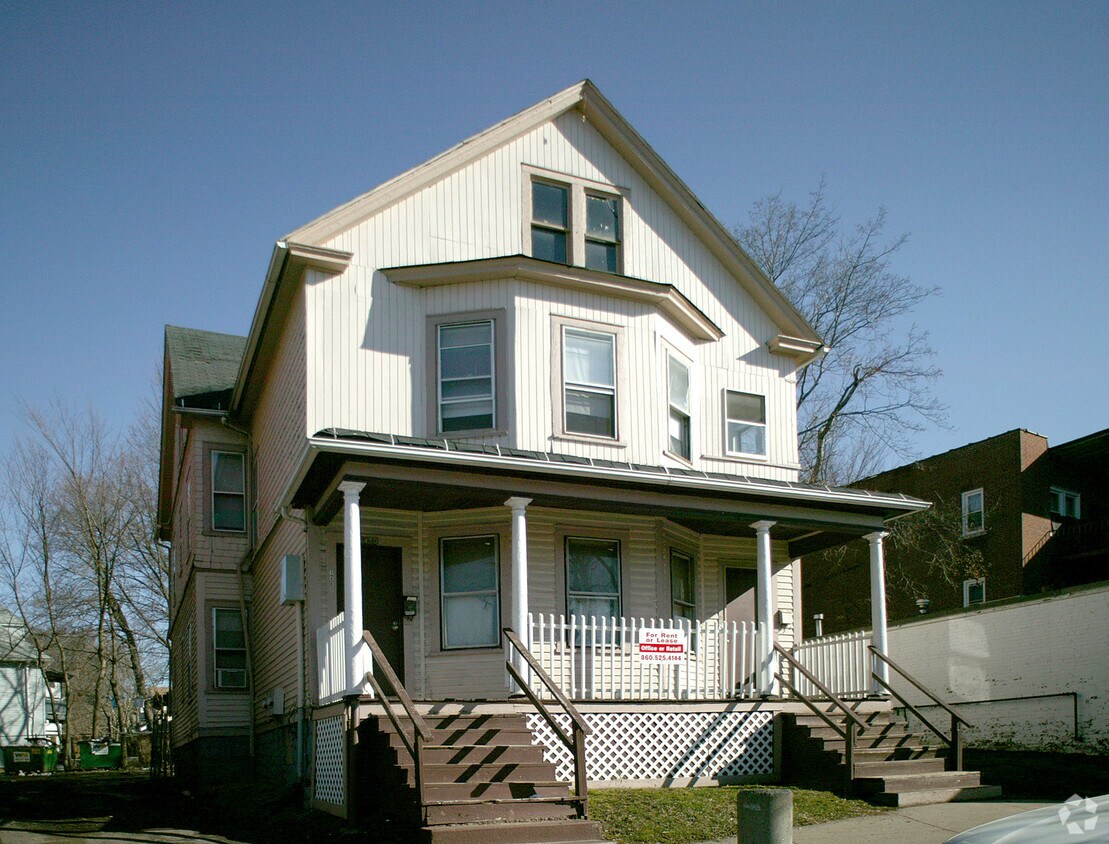 Building Photo - 1458-1460 Albany Ave