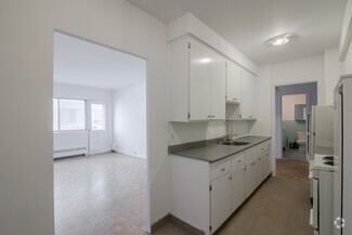 Building Photo - 809 Av Bloomfield