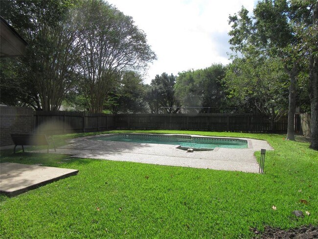 Building Photo - 1618 Bradney Dr