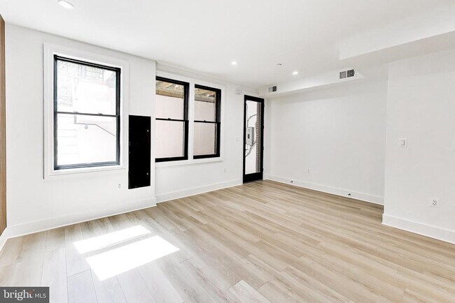Foto del edificio - 4411 Illinois Ave NW