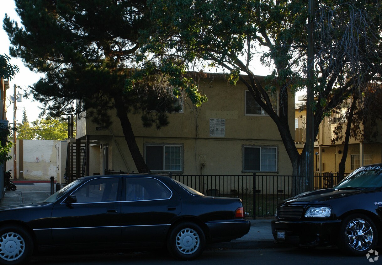 Primary Photo - 1640 Crucero Dr