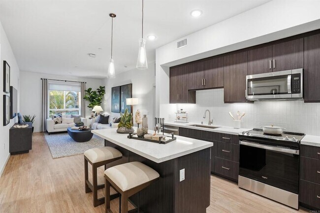 Foto del edificio - 6060 Astra Lp