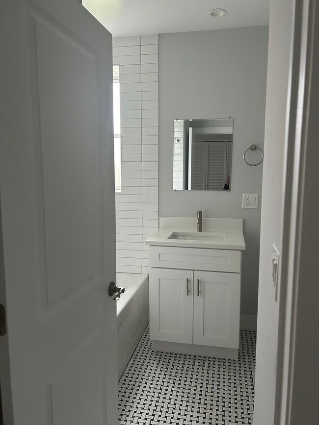 Foto del edificio - 3839 W 14th St