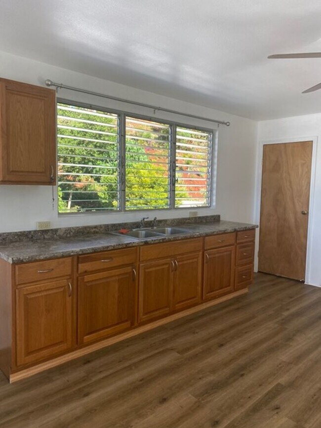 Foto del edificio - 1 BEDROOM, 1BATH UNIT UTILITIES INCLUDED-PEARLCITY