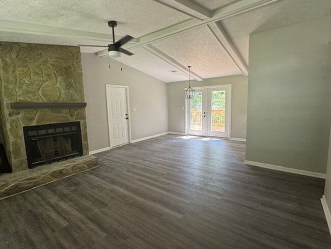 Foto del edificio - 217 Clearview Ct