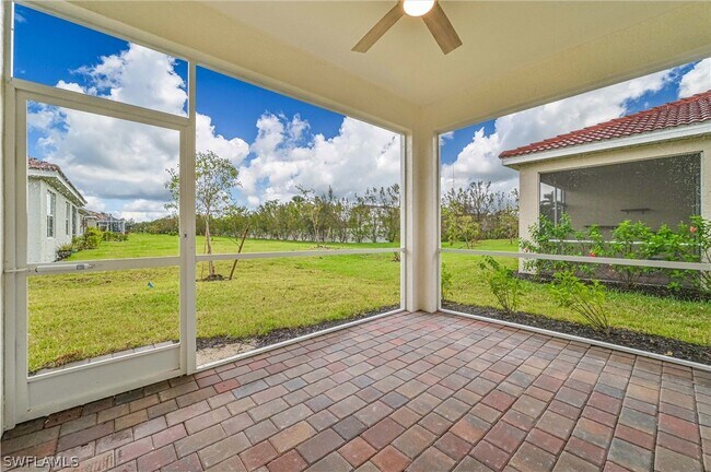 Foto del edificio - 4466 Dutchess Park Rd