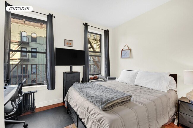 Foto del edificio - 230 E 25th St