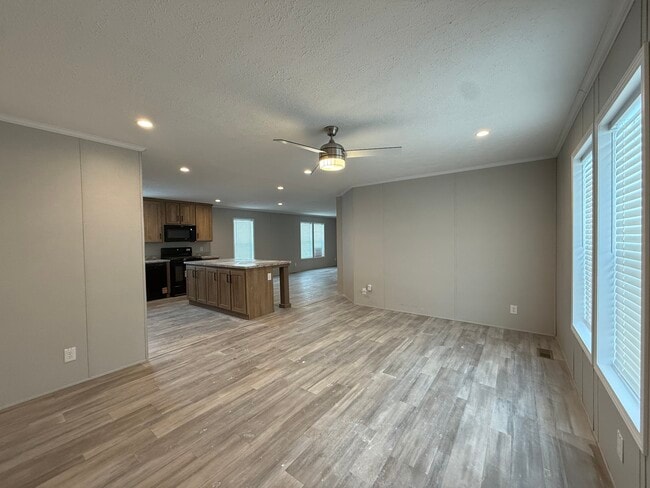 Building Photo - 29811 W Essex Ct