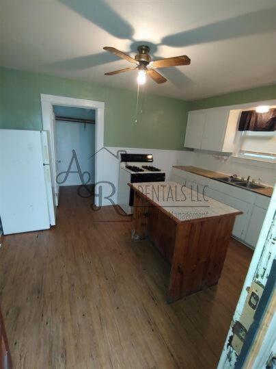 Foto del edificio - 711 N Elm St