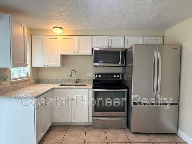 Building Photo - 7908 Butler Ave