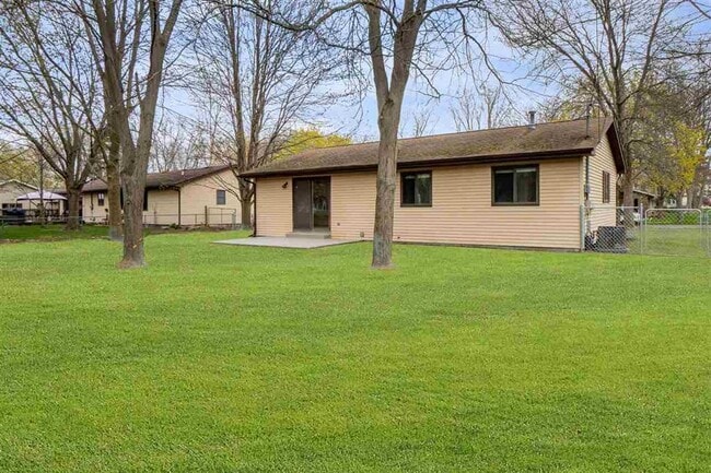 Building Photo - Spacious 4 bed / 2 bath Midland home - $20...