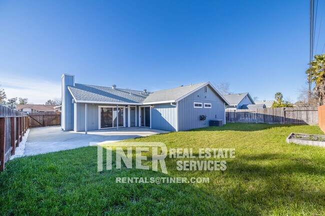 Building Photo - 3 bedroom, 2 bathroom, 2 car garage Antelo...