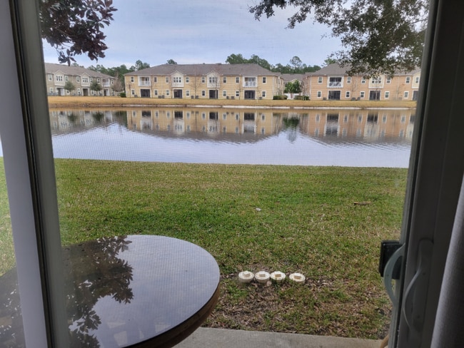 Foto del edificio - 1 Golden Lake Loop