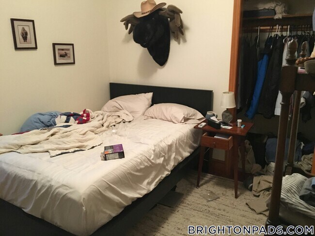 Foto del edificio - 12 Montcalm Ave