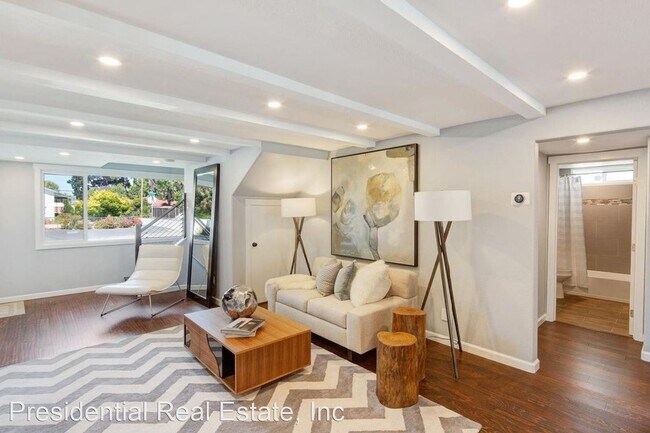 Foto del edificio - 5 br, 4 bath House - 1406 Hampton Dr