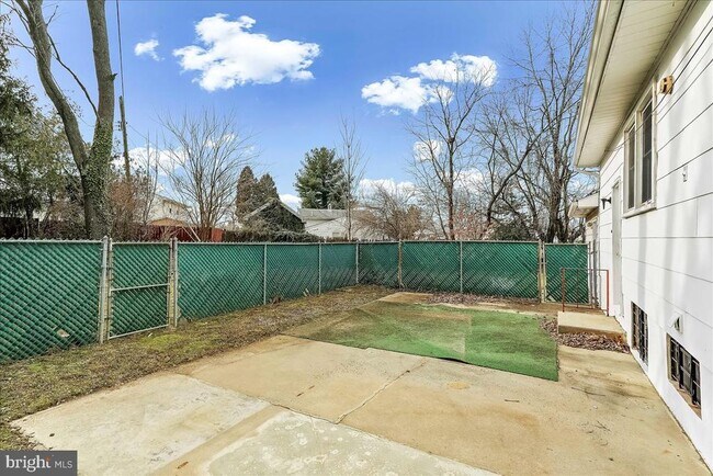 Foto del edificio - 201 Trimble Blvd