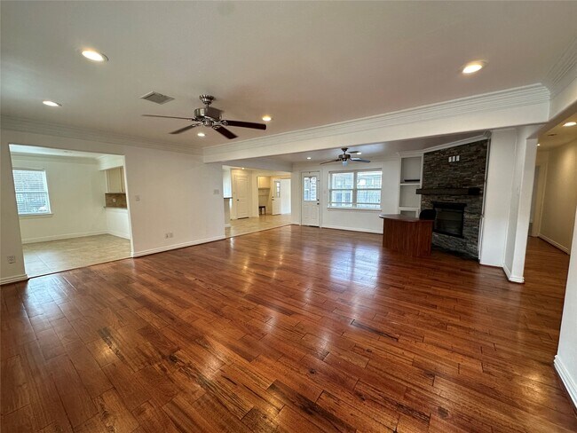 Foto del edificio - 8522 Westview Dr