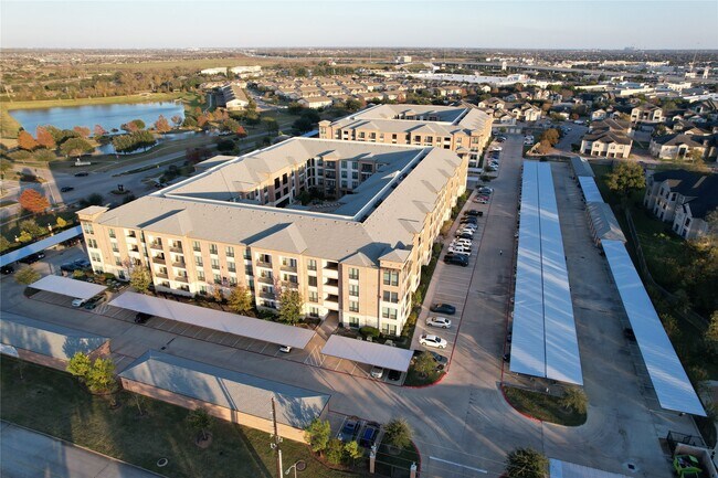Building Photo - 7204 Town Center Blvd Blvd