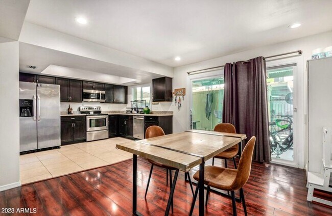 Foto del edificio - Charming 3BR Townhome in Phoenix