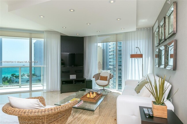 Foto del edificio - 200 Sunny Isles Blvd