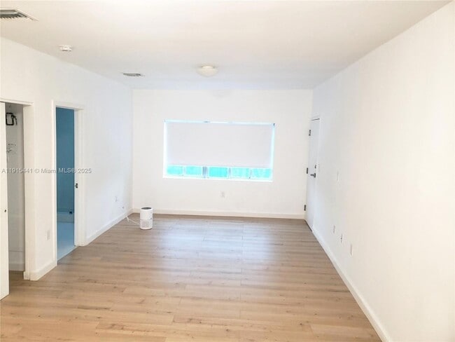 Photo - 1521 Euclid Ave Apartment