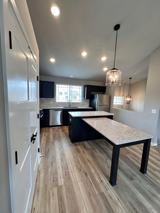 Building Photo - New Construction!!